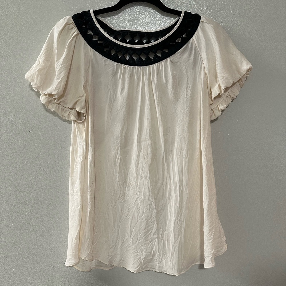 Banana Republic size Large off white blouse